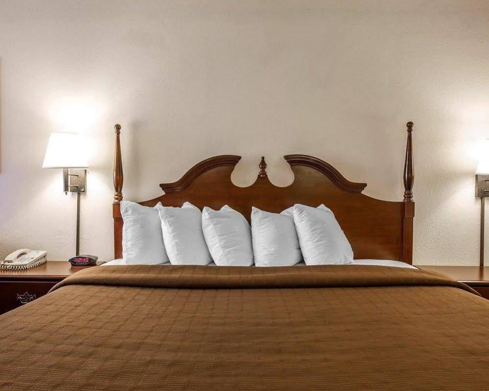 Quality Inn Suwanee I-85 Kültér fotó